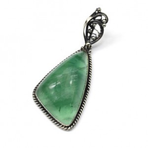 Кулон флюорит "Грация" 27*50мм.
