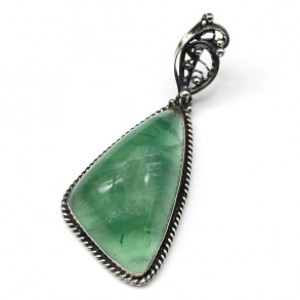 Кулон флюорит " Грация " 26*50мм.