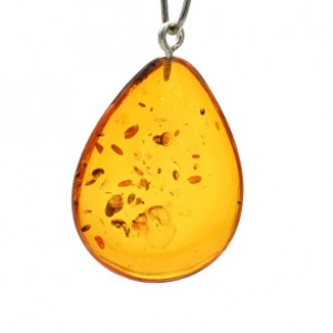 Кулон на шею капля 30*40мм из янтаря цвет светло-коньячный. (иск.) Кулон на шею капля 30*40мм из янтаря цвет светло-коньячный. (иск.)