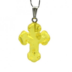 Крестик на шею из янтаря 22*28мм цвет лимонный (иск.)