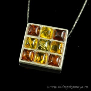 Кулон с янтарём в посеребрении квадрат 19мм лимонный, коньячный, зеленый (иск.) Кулон с янтарём в посеребрении квадрат 19мм лимонный, коньячный, зеленый (иск.)