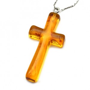 Крестик на шею из янтаря 20*38мм цвет медовый (иск.)
