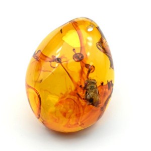 Кулон из янтаря искусственного капля 43*55мм Муха, цвет медовый (иск.) Кулон из янтаря искусственного капля 43*55мм Муха, цвет медовый (иск.)