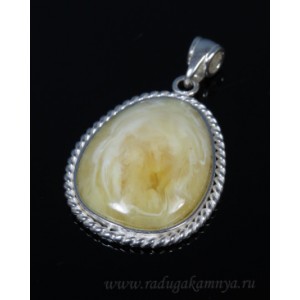Кулон с янтарём в посеребрении овал 31*38мм (косичка) молочный (иск.)