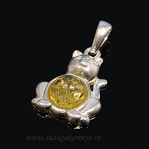 Кулон с янтарём в посеребрении "кошка" лимонный (иск.)