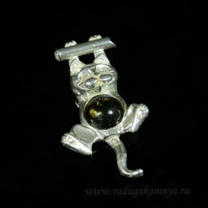 Кулон с янтарём в посеребрении котенок 20*36мм зеленый (иск.)