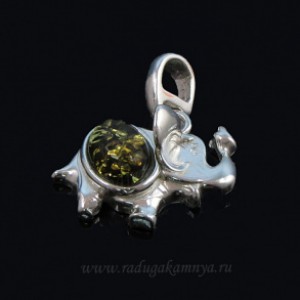 Кулон с янтарём в посеребрении слоник зеленый (иск.)
