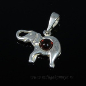 Кулон с янтарём в посеребрении слоник 19*15мм коньячный (иск.) Кулон с янтарём в посеребрении слоник 19*15мм коньячный (иск.)