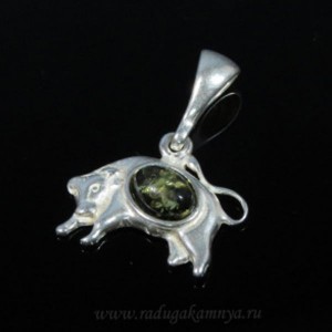 Кулон с янтарём в посеребрении знак зодиака телец 17*14мм зеленый (иск.)