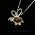 Кулон с янтарём в посеребрении "пчелка" 15*30мм коньячный (иск.)
