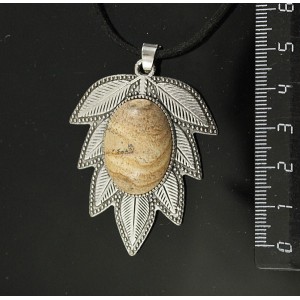 Кулон из яшмы песочной "лист", цвет ант. серебро, овал 25х18мм