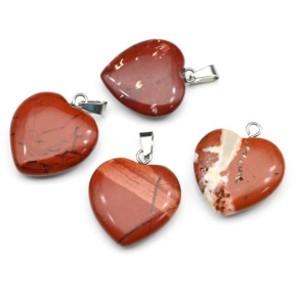 Кулон в виде сердца 20*20мм из яшмы красной Кулон в виде сердца 20*20мм из яшмы красной