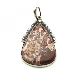 Кулон из яшмы 30*42мм.