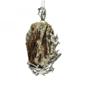 Кулон из астрофиллита 33*48мм.