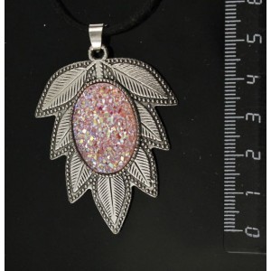 Кулон c кабошоном из пластика "щетка кристаллов", цвет сиреневый, "лист", цвет ант. серебро, овал 25х18мм