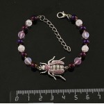 Браслет из гематита (фиолетовый, тонировка), опала иск. и сах. кварца "малиновый жук" на проволоке