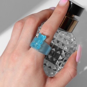 Кольцо "Мармеладный мишка" широкое, цвет голубой