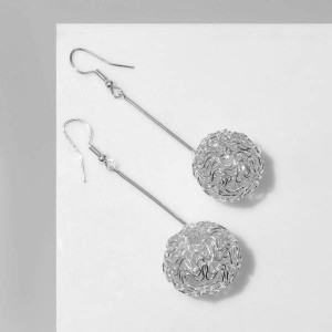 Серьги висячие "Шарик" переплетение, цвет светлое серебро
