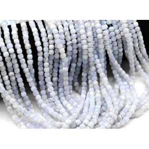 Бусины из агата голубого (сапфирин) кубик гр.4мм, 36,5см, 90 бусин