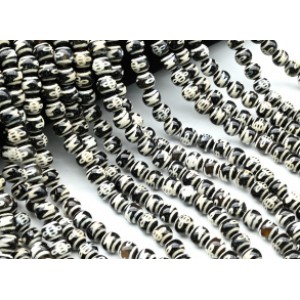 Бусины Дзи "Пять глаз с молнией" из агата шарик 8мм, цвет черный, 40см, 48 бусин