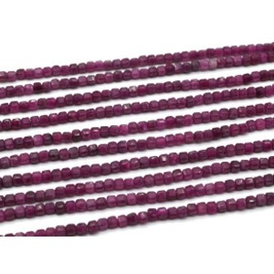 Бусины из рубина кубик гр.3мм, 40см, 136 бусин Бусины из рубина кубик гр.3мм, 40см, 136 бусин