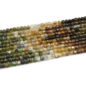 Бусины из турмалина кубик гр.4мм, 39см, 94 бусин