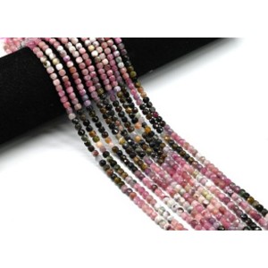 Бусины из турмалина кубик гр.4мм, 39см, 97 бусин Бусины из турмалина кубик гр.4мм, 39см, 97 бусин