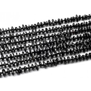 Бусины из турмалина шерл галтовка 8-14мм, 38см, 74 бусины