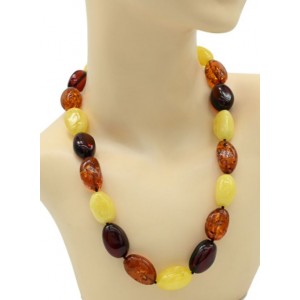 Крупные бусы из янтаря галтовка 17*25мм цвет молочный, коньячный, вишня, 57см (иск.)