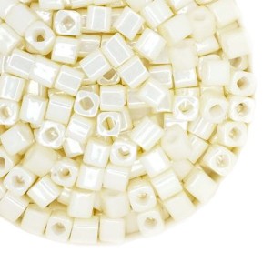 Бисер TOHO CUBE 4 мм цвет 0122 молочный перламутр Япония 5 граммов