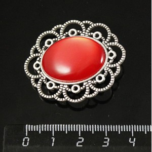 Брошь пластик красный (эффект опала) "ромашка", цвет ант. серебро, овал 25х18мм