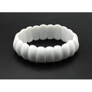 Браслет узкие выпуклые сегменты 21*8мм из агата белого (имитация)