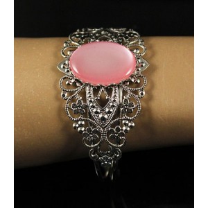 Браслет пластик розовый (эффект опала), овал 25х18мм, жесткая основа, цвет ант.серебро