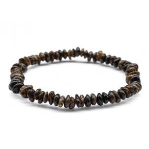 Браслет из янтаря галтовка цвет  зеленый