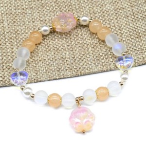 Браслет с подвеской "Лапка" шарик 8мм цвет кремовый, 17см (иск.)