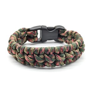 Браслет из паракорда 18-19см, цвет зеленый (иск.)