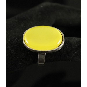 Кольцо пластик желтый (эффект опала), овал 25х18мм, безразмерное (литая оправа)