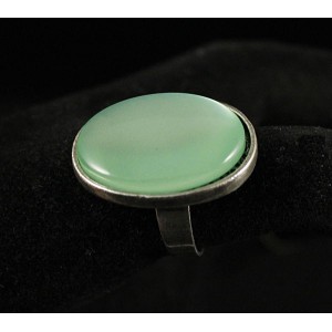 Кольцо пластик мятный (эффект опала), овал 25х18мм, безразмерное (литая оправа)
