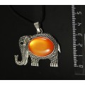 Кулон пластик оранжевый (эффект опала) "слон", овал 25х18мм