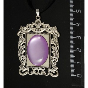 Кулон пластик сиреневый (эффект опала) "портрет", овал 25х18мм