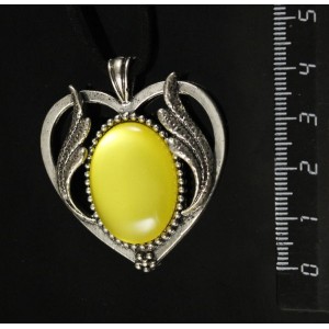 Кулон пластик желтый (эффект опала) "сердце с крыльями", овал 25х18мм