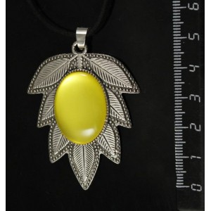Кулон пластик желтый (эффект опала) "лист", овал 25х18мм, цвет ант. серебро