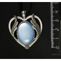 Кулон пластик голубой (эффект опала) "сердце с крыльями", овал 25х18мм