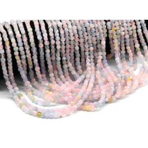 Бусины из берилла кубик гр.4мм, 39см, 98 бусин