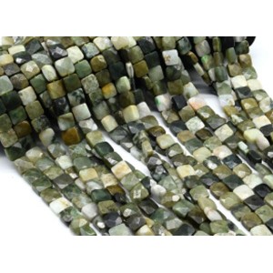 Бусины из жадеита квадрат гр.11мм, 40см, 37 бусин