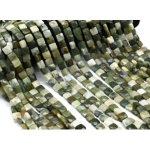 Бусины из жадеита квадрат гр.8мм, 40см, 48 бусин