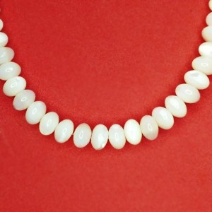 Перламутр натуральный на нитке, бусина Рондель 6*3-4 мм, цвет белый, нить 40 см/около 98 штук Перламутр натуральный на нитке, бусина Рондель 6*3-4 мм, цвет белый, нить 40 см/около 98 штук