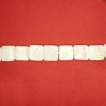 Перламутр натуральный на нитке, бусина Квадрат плоский 10*3 мм, цвет белый, нить 18 см/18 шт