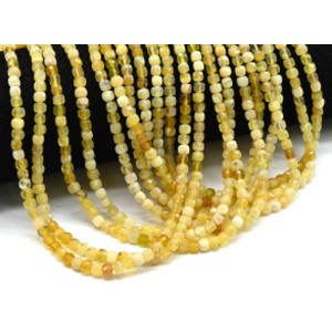 Бусины из опала желтого кубик гр.4мм, 39см, 97 бусин