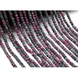 Бусины из рубина и сапфира кубик гр.4мм, 39см, 102 бусины